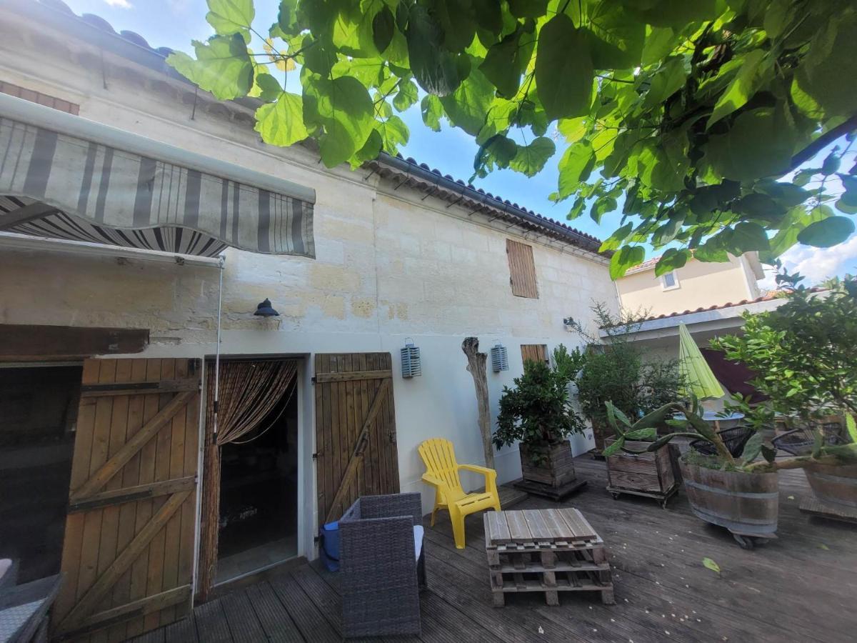 Chez Jeanfi Bed and Breakfast Fronsac  Eksteriør billede